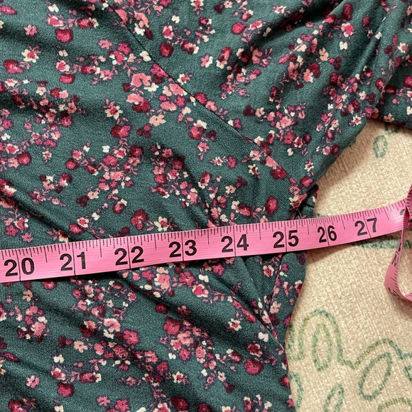 Lane Bryant 26/28 top 🧜‍♀️ - Picture 3 of 6